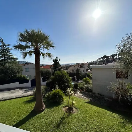 Sea View Flat With Car Park Boarder Cannes